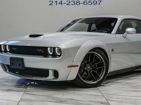 Used 2019 Dodge Challenger R/T Scat Pack RWD image 6