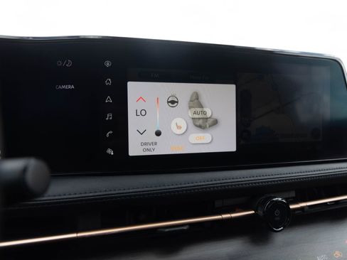 Used 2024 Nissan Ariya AWD image 31