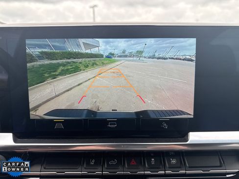 Used 2024 Chevrolet Silverado 2500 LTZ w/ LTZ Convenience Package image 18