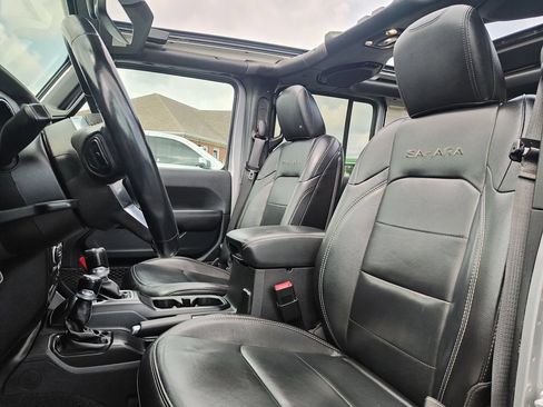 Used 2021 Jeep Wrangler Unlimited Sahara AWD/4WD image 13