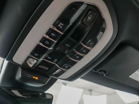 Certified 2021 Porsche Macan S AWD/4WD image 28