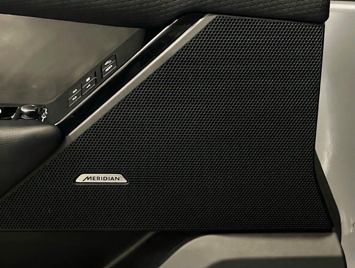 Used 2020 Land Rover Range Rover Velar S AWD/4WD image 15