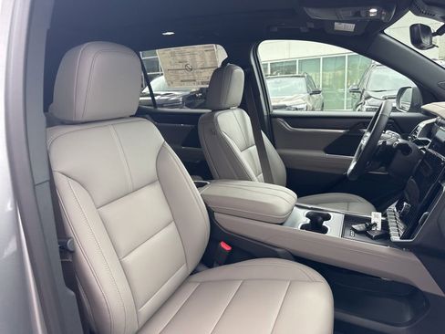 New 2026 GMC Acadia Elevation w/ Elevation Premium Package FWD image 21