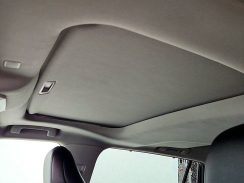 Used 2021 Toyota Highlander XLE image 10