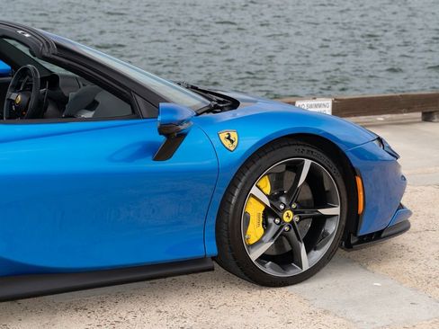 Used 2024 Ferrari SF90 Spider AWD/4WD image 10