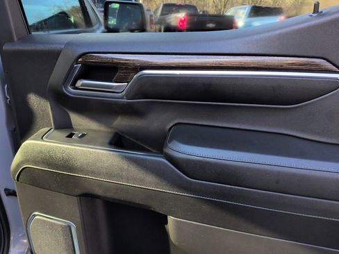 Used 2024 GMC Sierra 1500 Elevation image 11