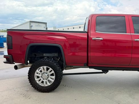 Used 2019 GMC Sierra 2500 Denali w/ Duramax Plus Package AWD/4WD image 8