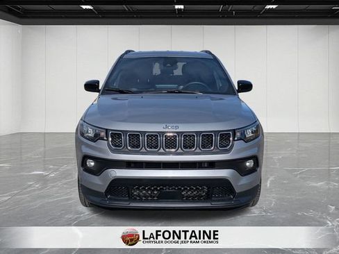 Certified 2024 Jeep Compass Latitude image 8