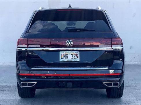 Used 2024 Volkswagen Atlas SEL Premium R-Line AWD/4WD image 5