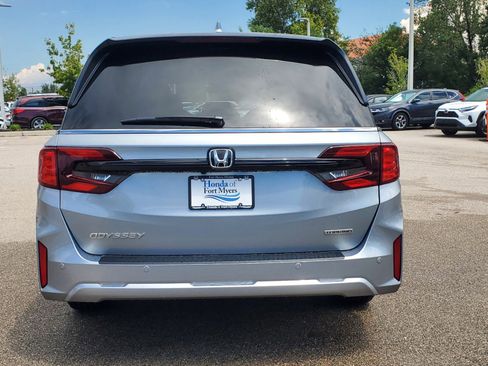 New 2026 Honda Odyssey Touring image 6