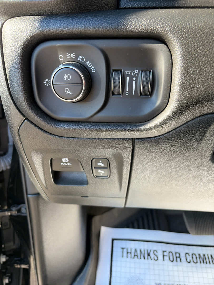 Used 2023 RAM 1500 Laramie AWD/4WD image 22
