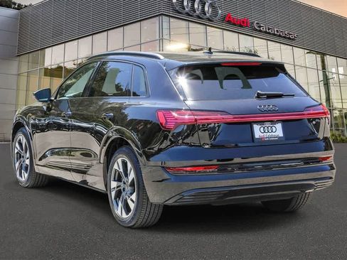 Used 2023 Audi e-tron Premium w/ Convenience Plus Package AWD/4WD image 2