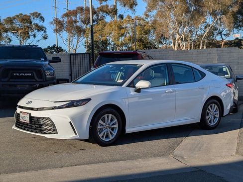 Used 2026 Toyota Camry LE image 11