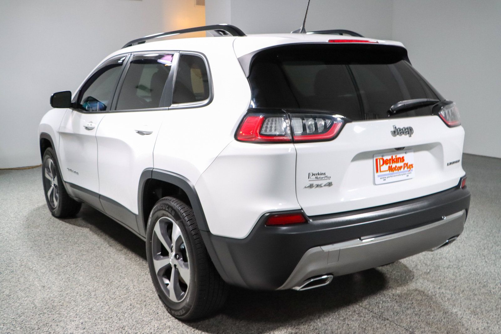 Used 2022 Jeep Cherokee Limited AWD/4WD image 9