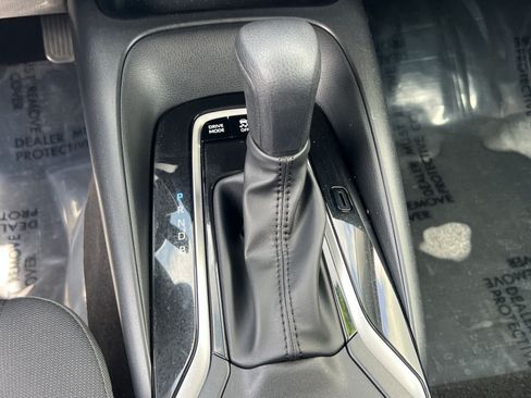 Used 2025 Toyota Corolla LE AWD/4WD image 21