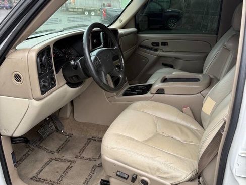 Used 2004 Chevrolet Suburban LT w/ Preferred Equipment Group AWD/4WD image 11