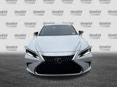 Used 2022 Lexus ES 300h Ultra Luxury image 3