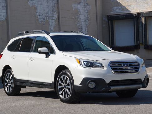 Used 2015 Subaru Outback 3.6R Limited image 3