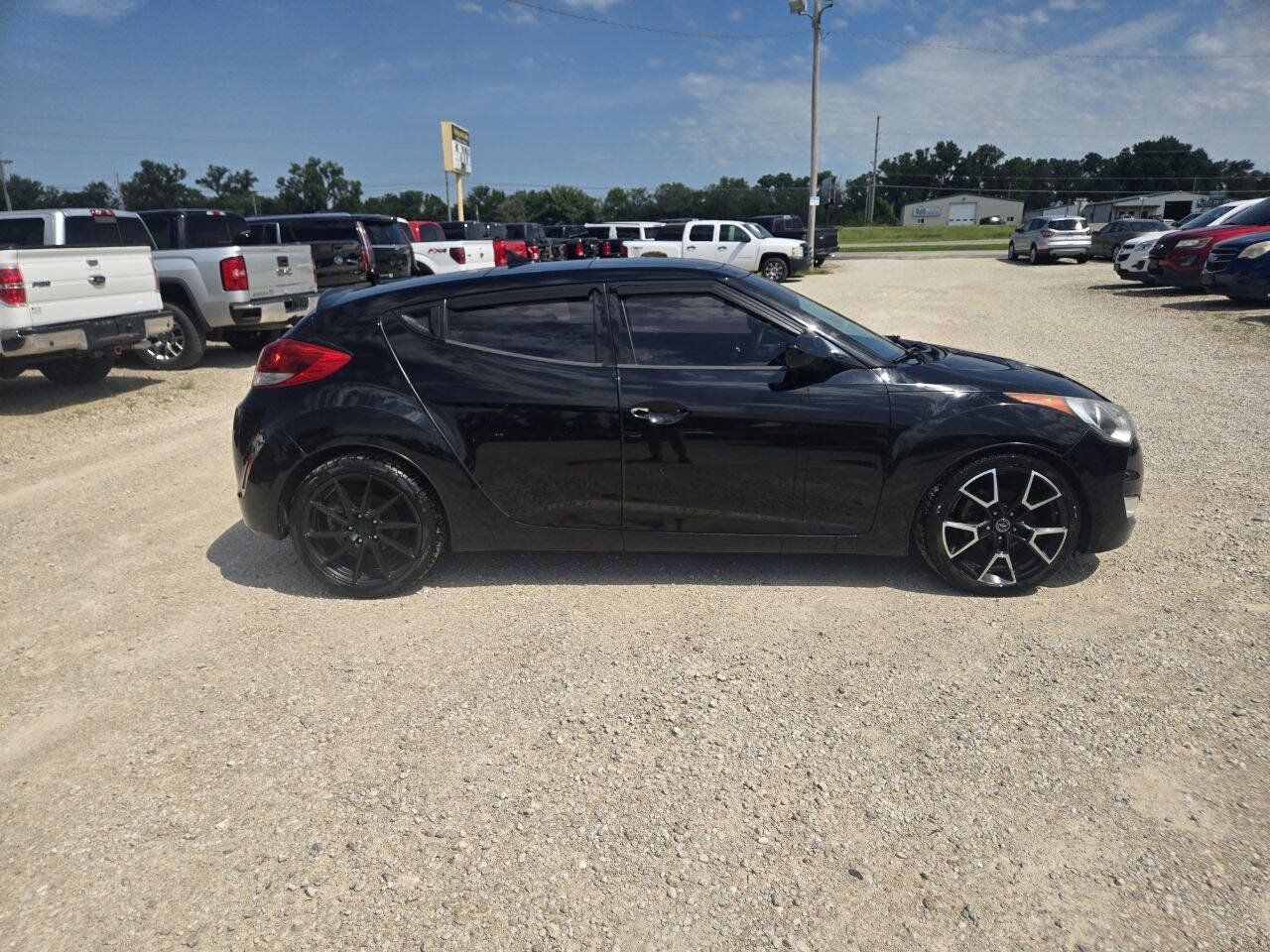 Used 2012 Hyundai Veloster w/ Style Pkg FWD image 2