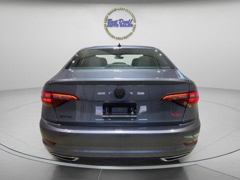 Used 2019 Volkswagen Jetta R-Line w/ R-Line Cold Weather Package FWD image 4
