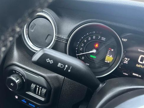 Used 2022 Jeep Wrangler Unlimited Sahara w/ Cold Weather Group image 23