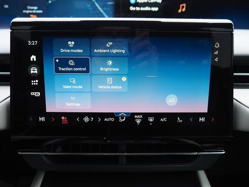 Used 2025 Lincoln Nautilus Premier image 34