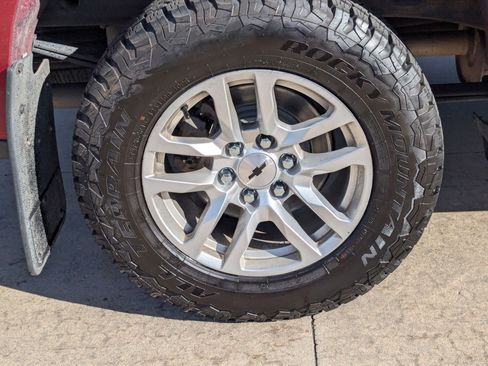 Used 2019 Chevrolet Silverado 1500 RST image 12