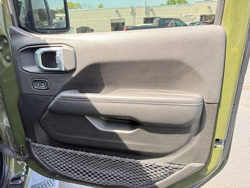 Used 2021 Jeep Gladiator Overland AWD/4WD image 25