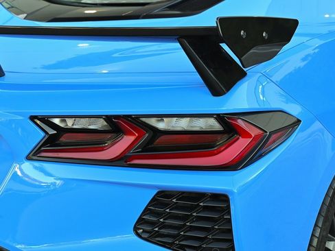 Used 2021 Chevrolet Corvette Stingray Preferred Cpe w/ Engine Appearance Package image 38