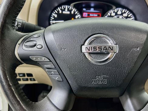 Used 2018 Nissan Pathfinder Platinum FWD image 18