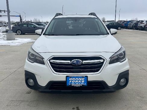 Used 2019 Subaru Outback 2.5i Limited image 3