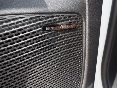 New 2026 Chrysler Pacifica Pinnacle image 30