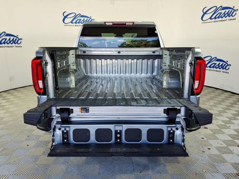 Used 2025 GMC Sierra 1500 SLT AWD/4WD image 5