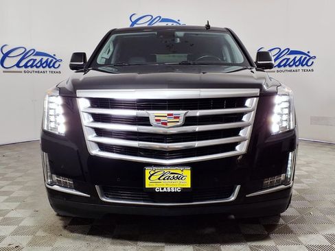 Used 2020 Cadillac Escalade Premium Luxury RWD image 3