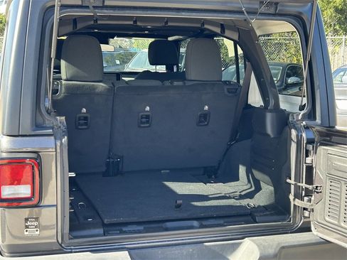 Used 2024 Jeep Wrangler Sport S image 13