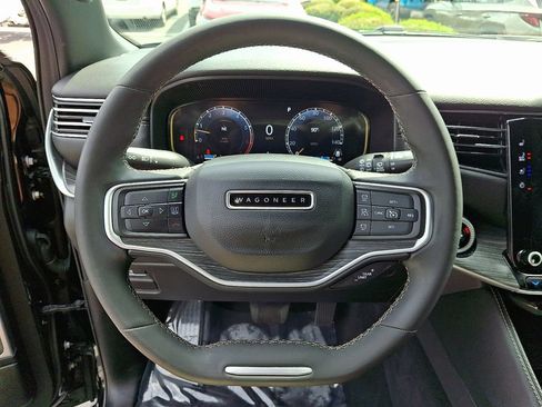 Certified 2024 Jeep Wagoneer Series II w/ Flexible Seating Group AWD/4WD image 20