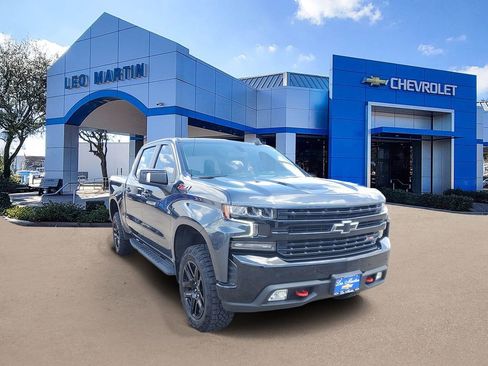 Used 2022 Chevrolet Silverado 1500 LT Trail Boss w/ Safety Package AWD/4WD image 2