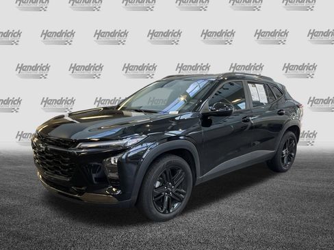 Used 2025 Chevrolet Trax ACTIV w/ Sunroof Package FWD image 6