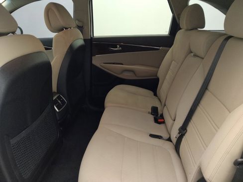 Used 2016 Kia Sorento LX FWD image 18