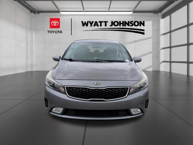 Used 2017 Kia Forte EX FWD image 2
