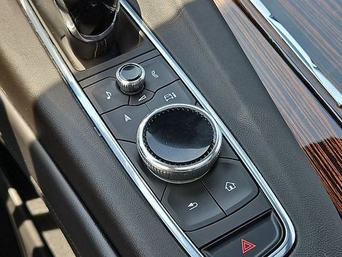 Certified 2023 Cadillac Escalade ESV Premium Luxury AWD/4WD image 26