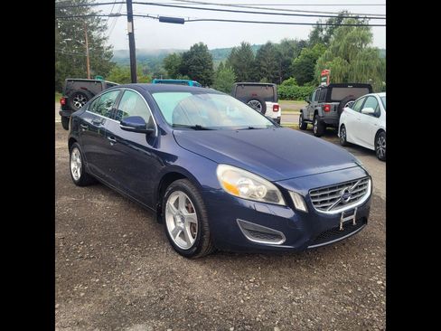 Used 2012 Volvo S60 T5 w/ Climate Pkg FWD image 2