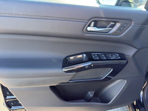 New 2026 Nissan Pathfinder Platinum AWD/4WD image 13