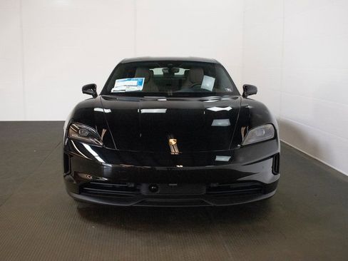 Used 2025 Porsche Taycan AWD/4WD image 7