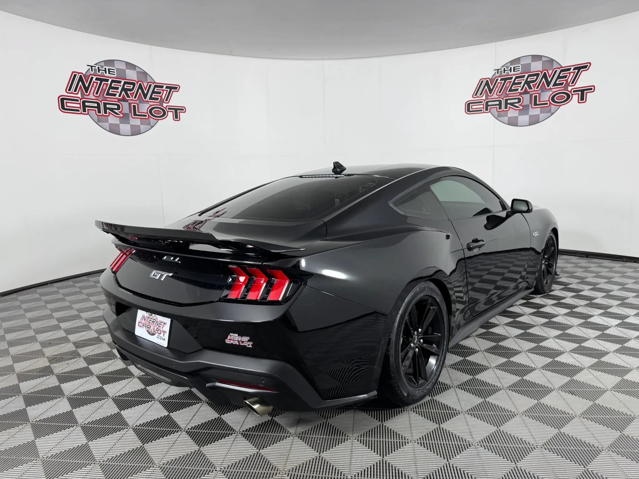 Used 2025 Ford Mustang GT RWD image 7