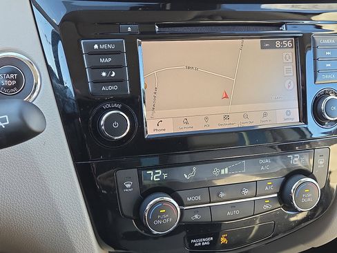 Used 2022 Nissan Rogue Sport SL image 16