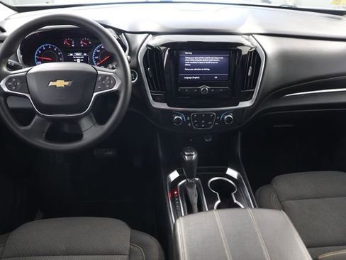 Used 2020 Chevrolet Traverse LS FWD image 2