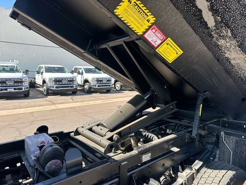 New 2025 Ford F550 4x4 Regular Cab Super Duty image 10