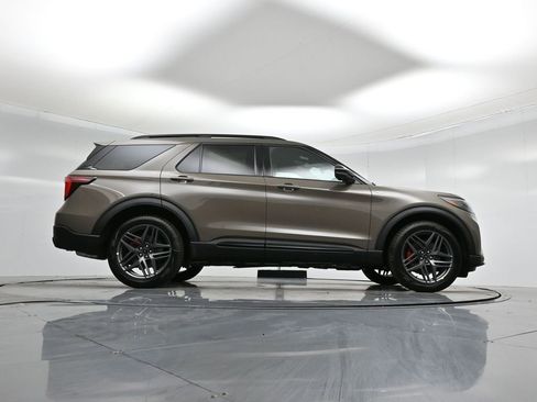 Used 2026 Ford Explorer ST-Line w/ ST-Line Street Pack RWD image 52