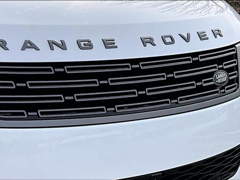 Used 2024 Land Rover Range Rover Sport SE image 33
